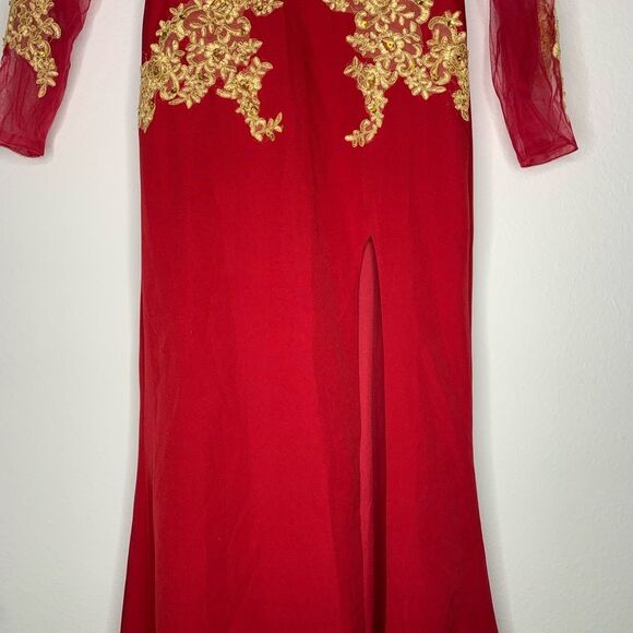 Luxurious Red and Gold Long Sleeve Gown - Picture 3 of 10
